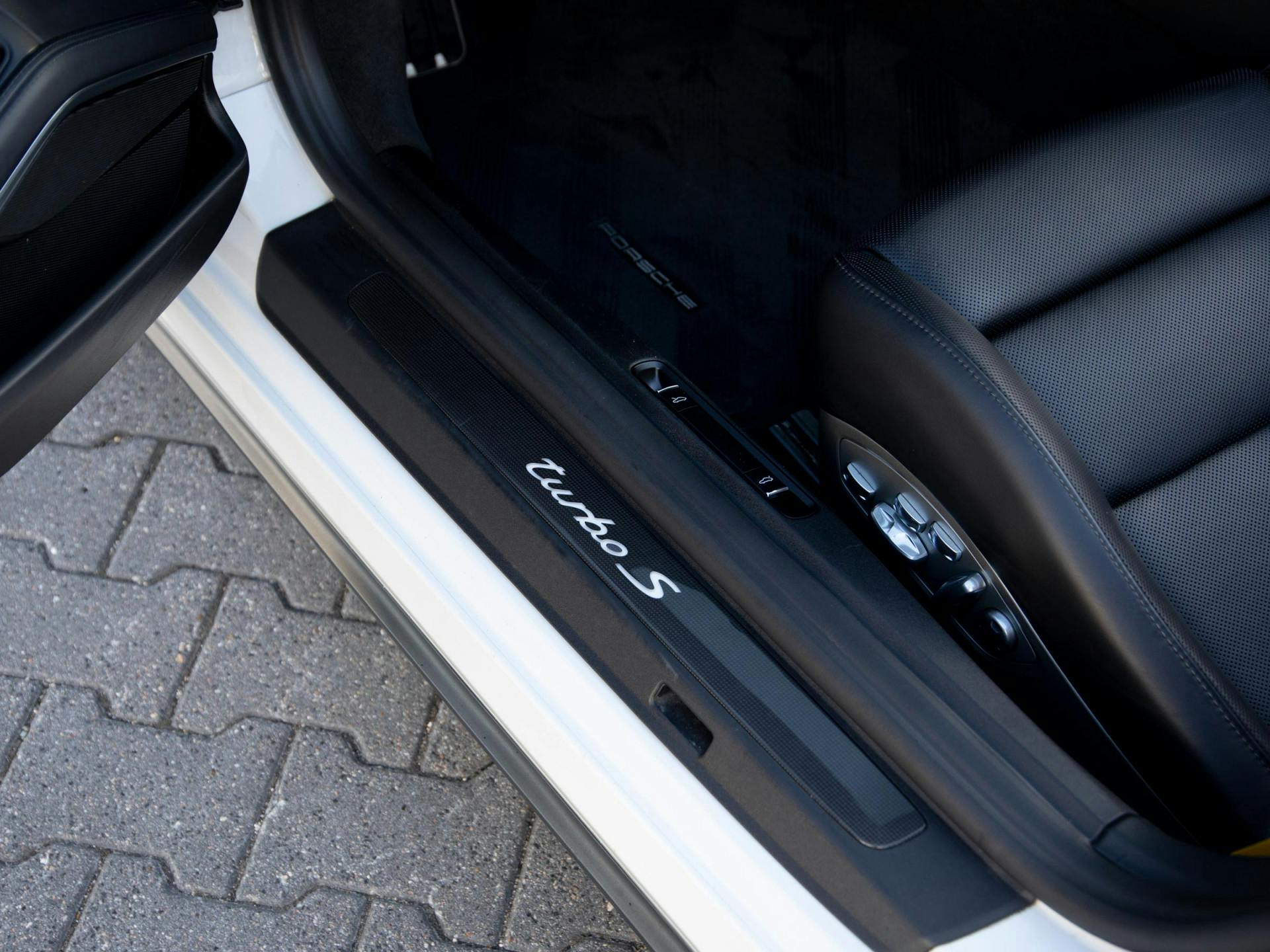 Porsche 911 Cabrio 3.8 Turbo S | PVTS Plus | Sport Chrono | Cabrio |